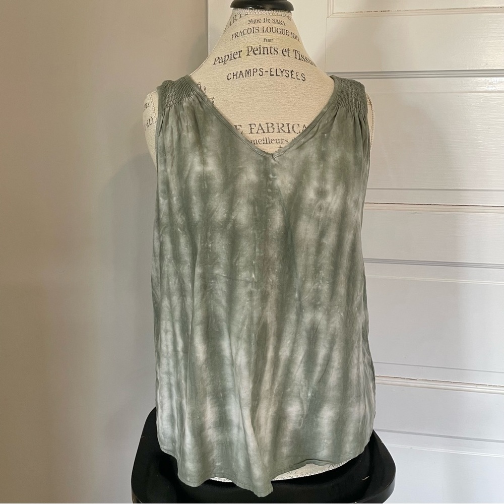 Linen Rayon blend sleeveless tie dye greenish green grey gray tank top
